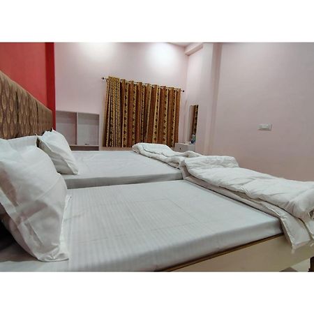Shree Puram Hotel Варанаси Екстериор снимка