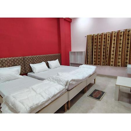 Shree Puram Hotel Варанаси Екстериор снимка